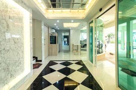 Lobby. Supreme Place