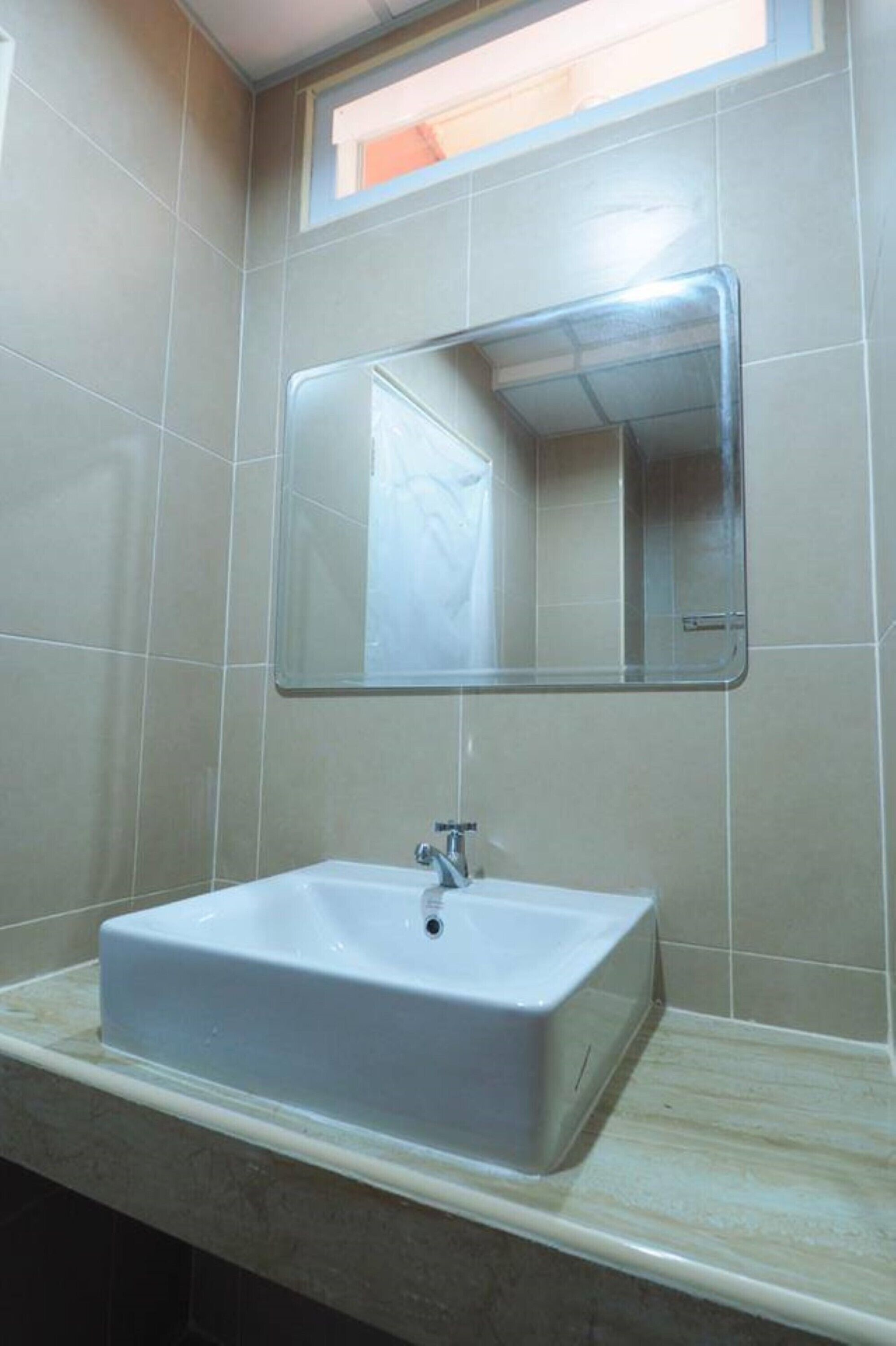 family room | bathroom | shower, rainfall showerhead, free toiletries, towels