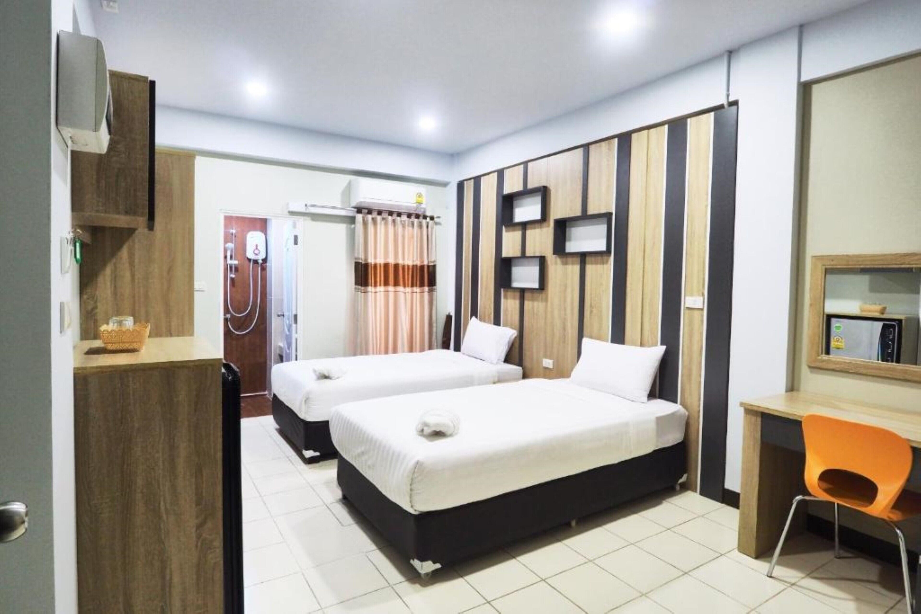 desk, blackout curtains, free wifi, bed sheets