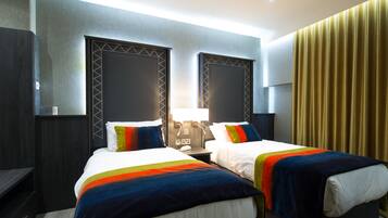Habitación clásica con 2 camas individuales, 2 camas individuales, no fumadores | Ropa de cama de alta calidad, escritorio, cortinas opacas