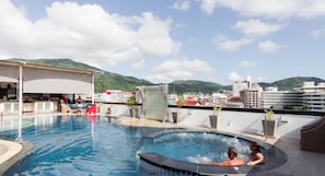 Outdoor pool - Absolute Bangla Suites (Patong)