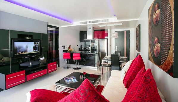 Living area - Absolute Bangla Suites (Patong)