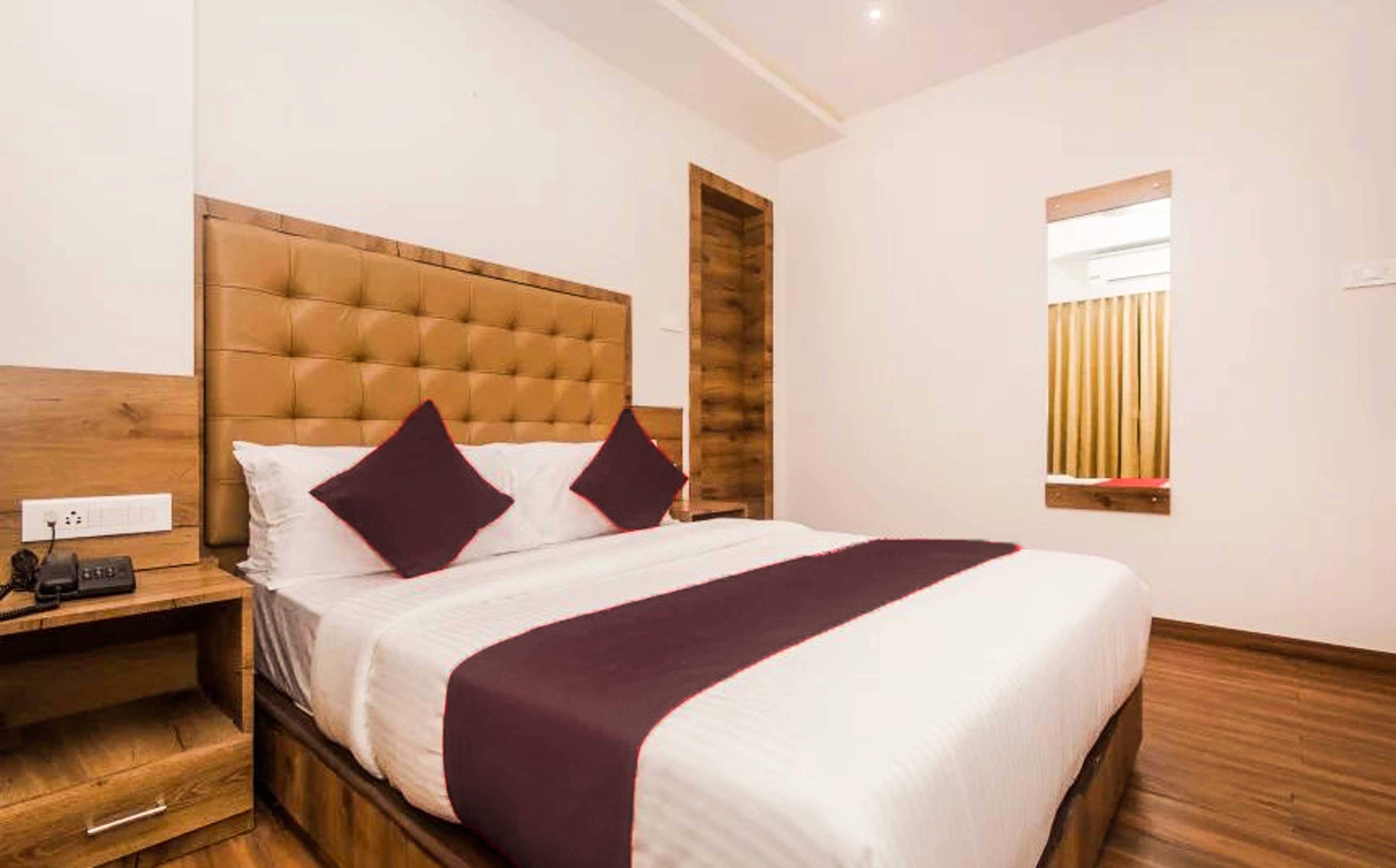 Habitación doble Deluxe | Escritorio, wifi gratis y decoración personalizada 