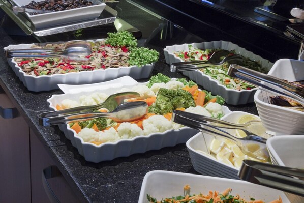 A buffet with various dishes including vegetables and salads. - The Meretto Hotel Laleli (Istanbul)