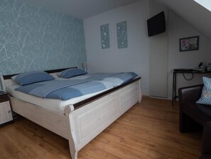 Literie hypoallergénique, bureau, Wi-Fi gratuit, draps fournis