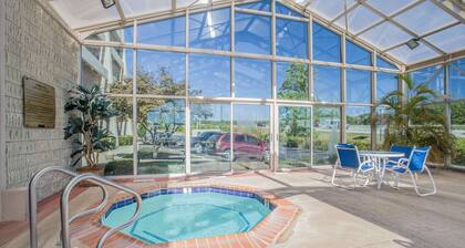 Baymont Inn and Suites