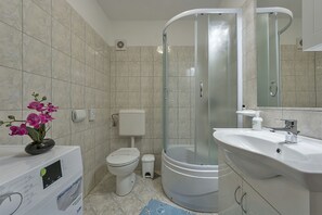 Apartment Denis with 1 bedroom | Bathroom