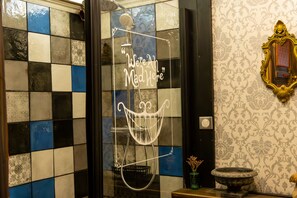 Doppia Superior, bagno in camera, vista giardino | Bagno