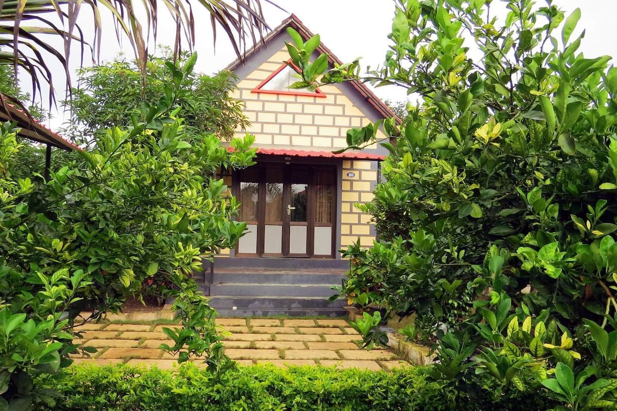 Deluxe Cottage, Non Smoking, Garden View | 1 bedroom, bed sheets