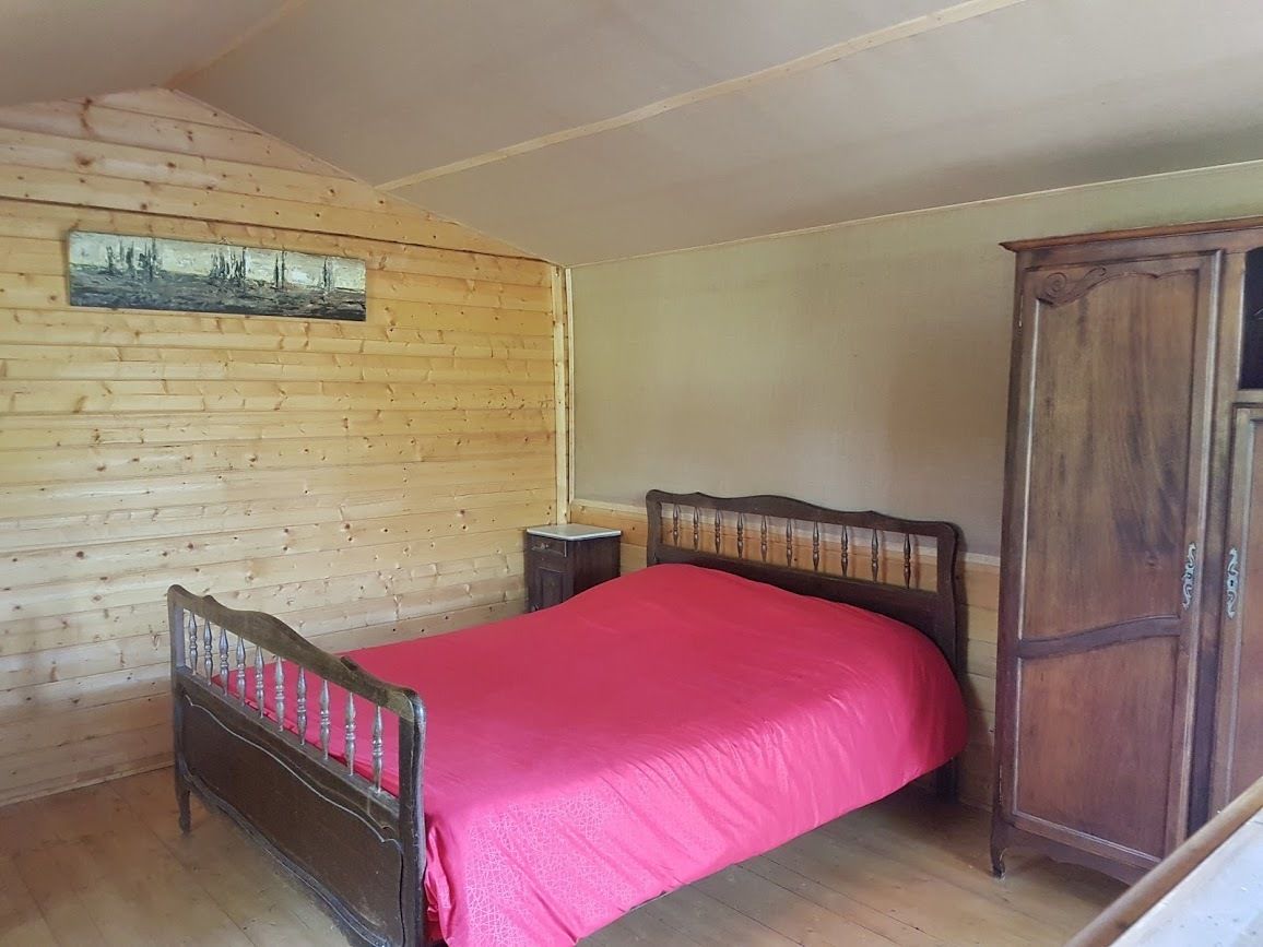 Cabin (Perchée) | Iron/ironing board, free cots/infant beds