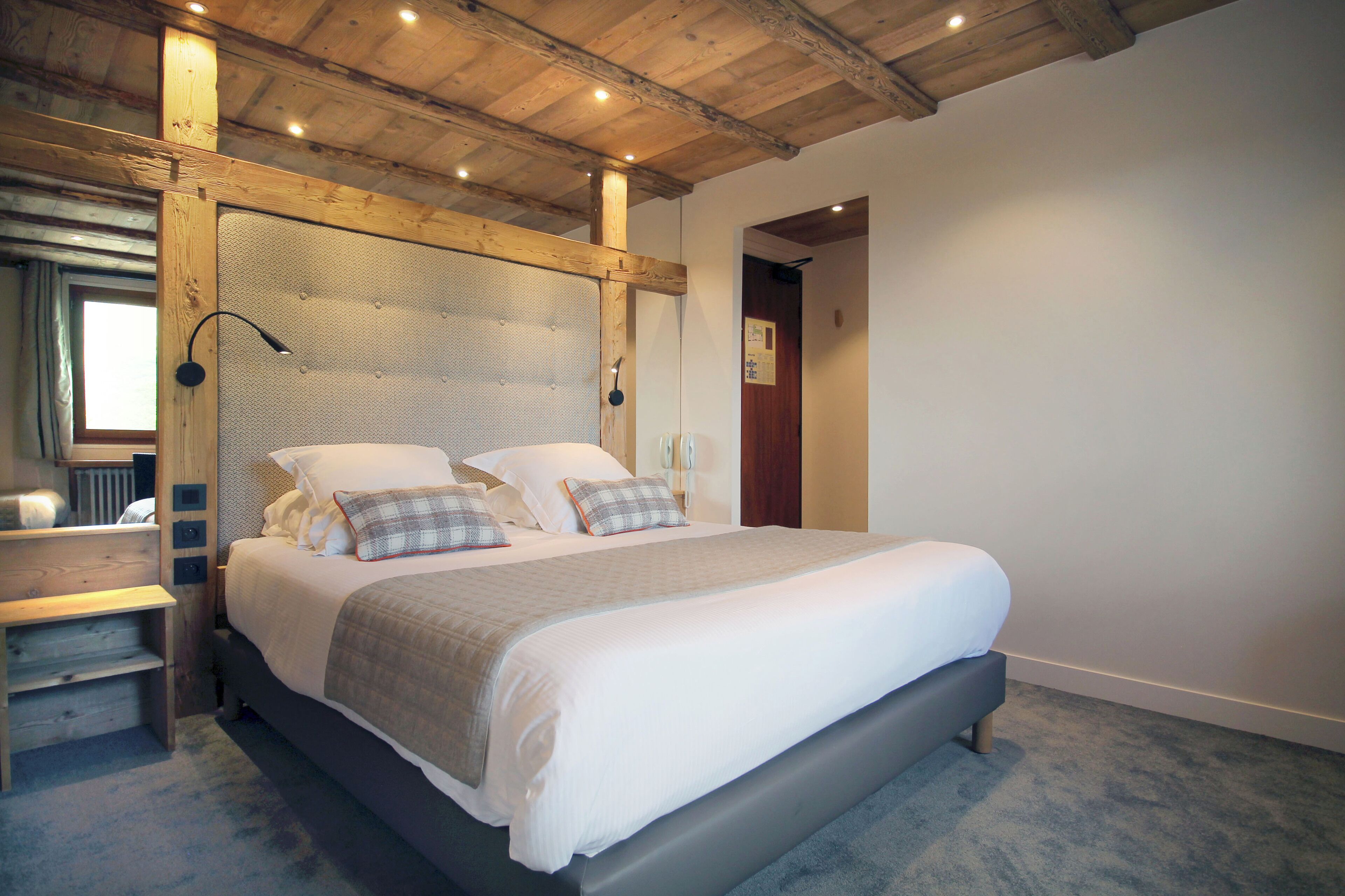 superior room, multiple beds, non smoking | premium bedding, in-room safe, desk, soundproofing