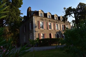 Fachada de la propiedad