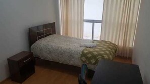 Departamento, 3 habitaciones, para no fumadores, baño privado | 3 habitaciones, escritorio, wifi gratis y ropa de cama 