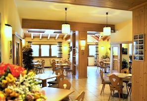 Petit déjeuner buffet compris tous les jours