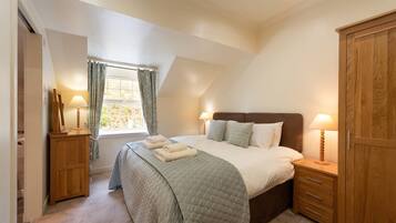 2 makuuhuonetta, silitysrauta/-lauta, internet