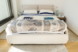 Business-Apartment, 1 Schlafzimmer | 2 Schlafzimmer, Schreibtisch, kostenloses WLAN, Bettwäsche