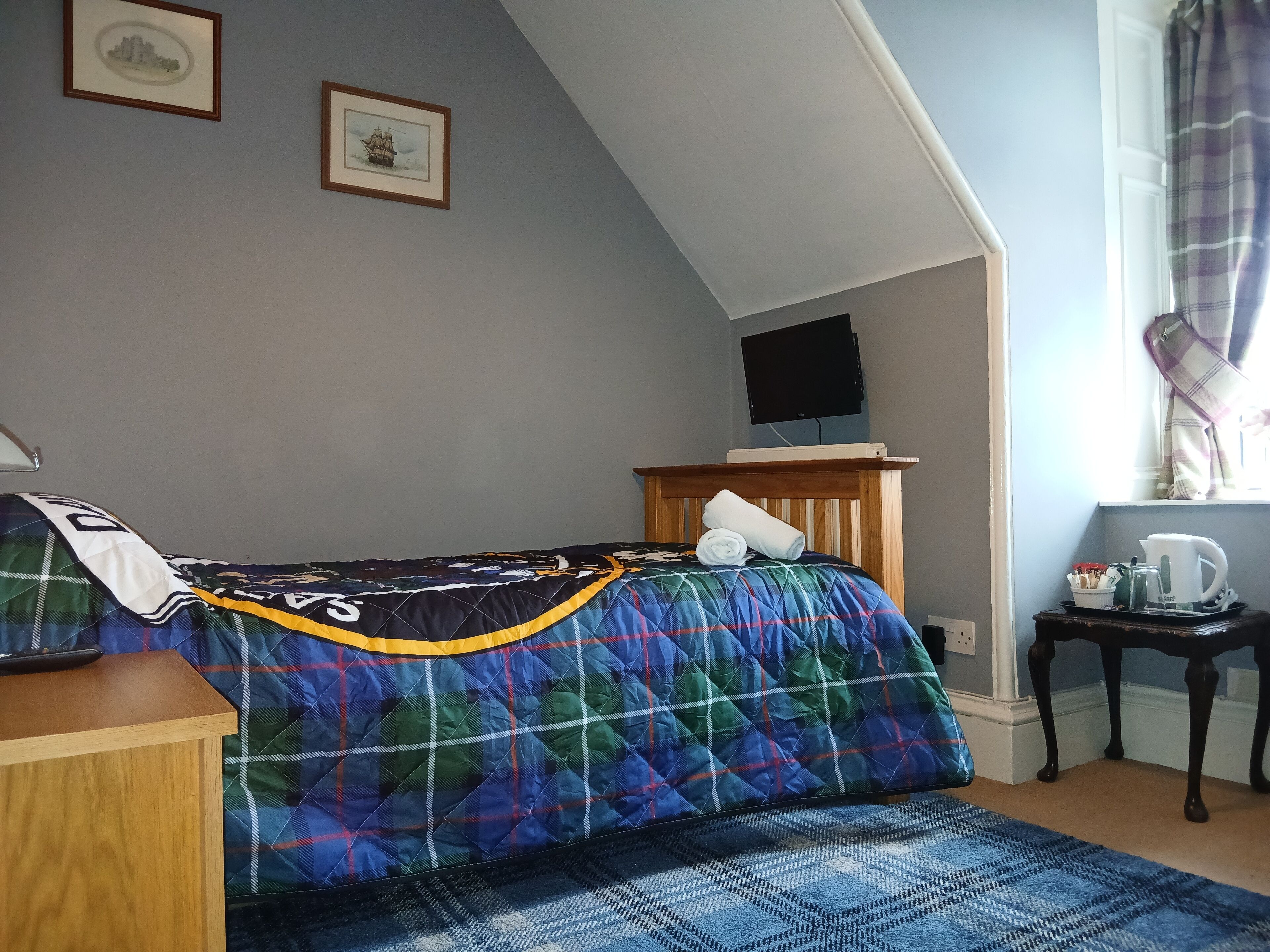 Sängtillbehör av högsta kvalitet, ljudisolering och strykjärn/strykbräda