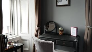 Standard Double Room, Ensuite | Premium bedding, soundproofing, iron/ironing board, free WiFi