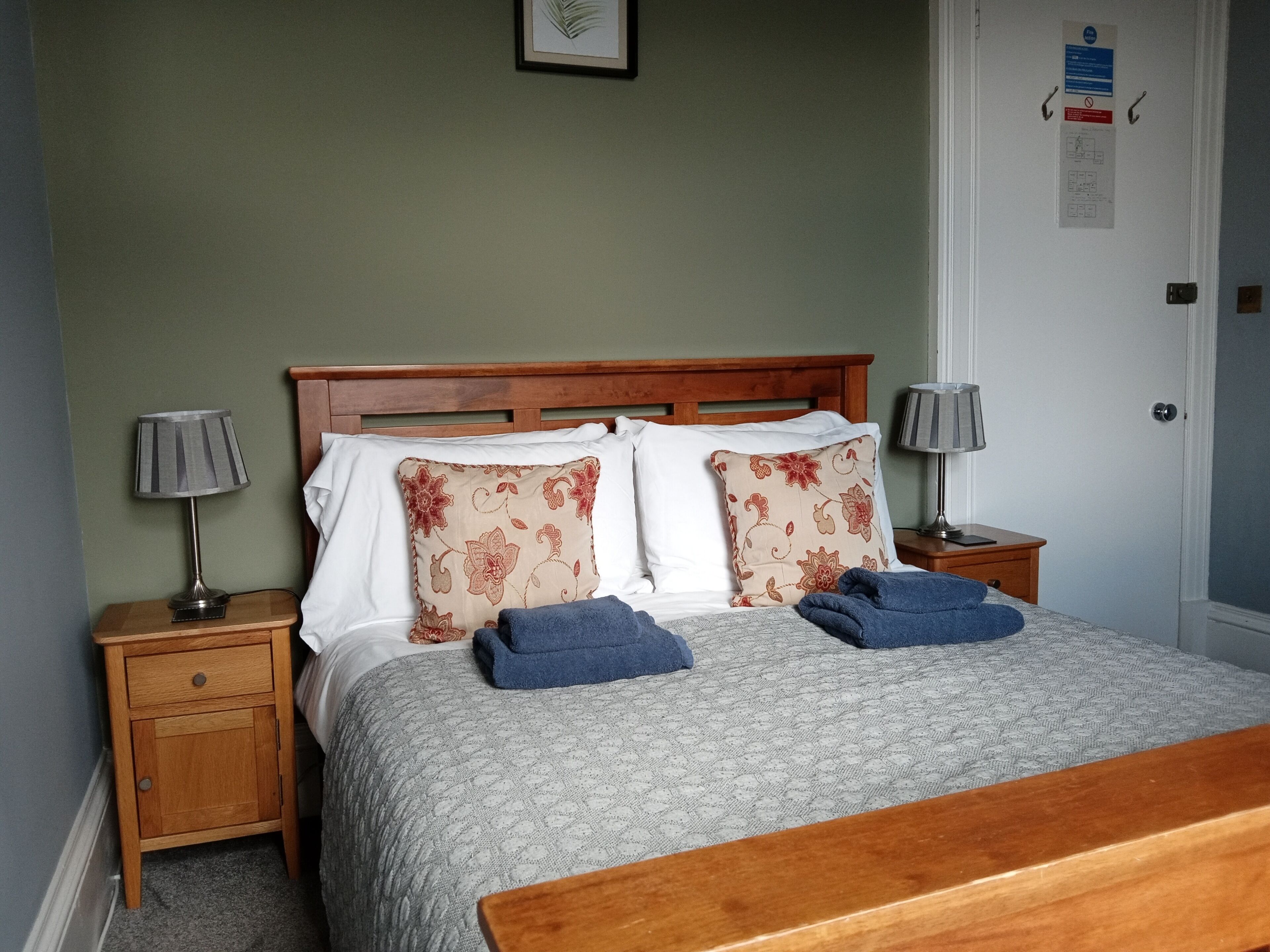 Premium bedding, soundproofing, iron/ironing board, free WiFi