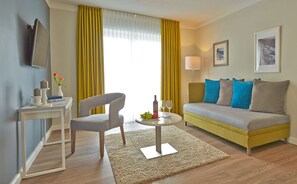 Ropa de cama hipoalergénica, caja fuerte, cortinas opacas