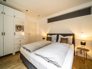 1 bedroom, iron/ironing board, Internet, bed sheets