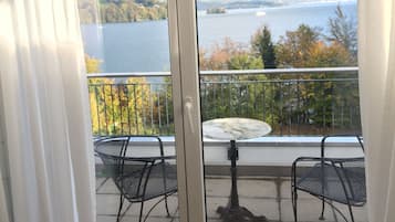 Exclusive Villa, Lake View | Terrace/patio