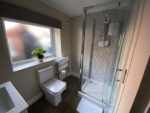 Double Room, 1 Double Bed, Private Bathroom | Bathroom - The Rose Cottage Inn (Polegate)