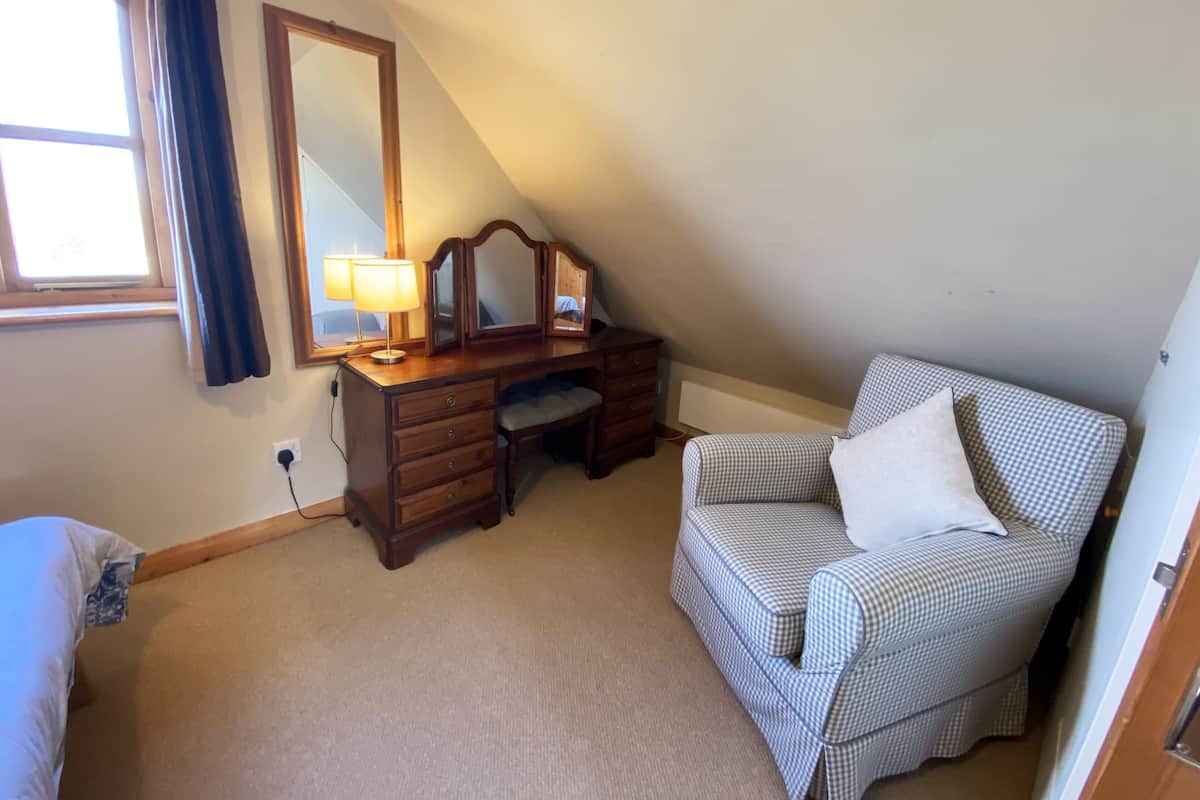 Superior Apartment, Non Smoking, Hill View (The Loft) | Premium bedding, soundproofing, iron/ironing board, WiFi (free)