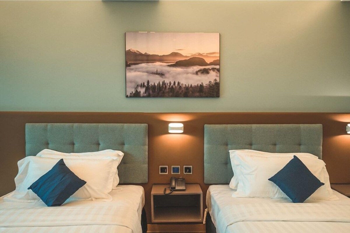 In-room safe, desk, soundproofing, free WiFi