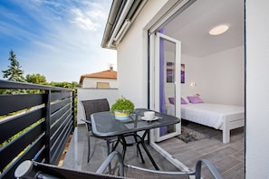 Apartment (Viola) | Balkon