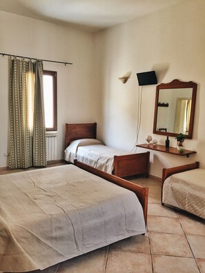 Traditional Quadruple Room (Angelica) | Desk, blackout drapes, free WiFi, bed sheets