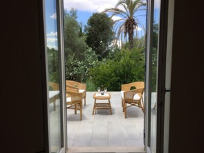 Double or Twin Room, Garden View | Terrace/patio - Dimora di Dante (Chiaramonte Gulfi)