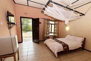 Dobbeltrom – standard, hageutsikt | Lydisolert, wi-fi (inkludert) og sengetøy