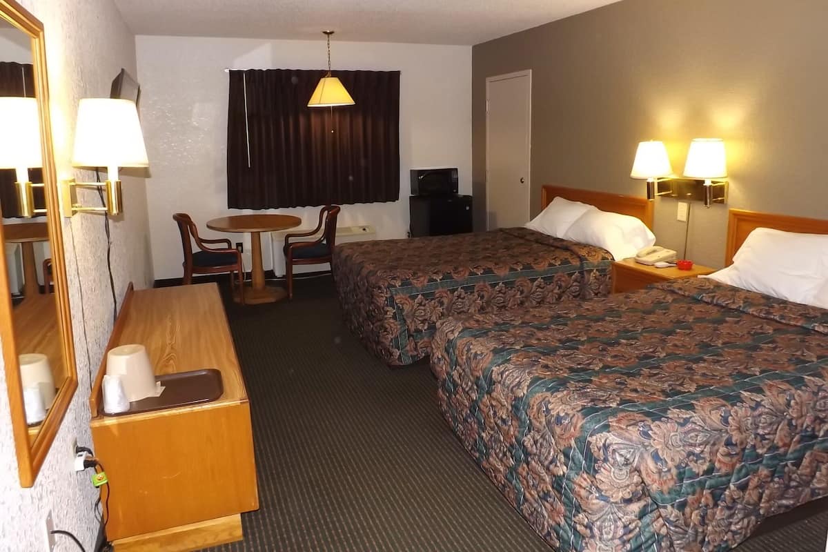 10 bedrooms, blackout curtains, soundproofing, free wifi