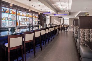 Bar (en el alojamiento)