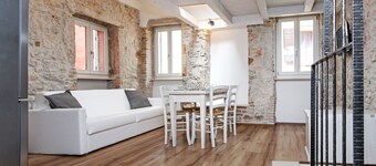 羅西亞比安卡公寓