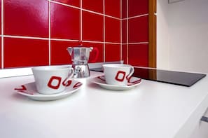 Basic Apartment, 1 Bedroom | Private kitchenette | Fridge, stovetop, electric kettle, cookware/dishes/utensils - Apartment Studio Stela (Rovinj)