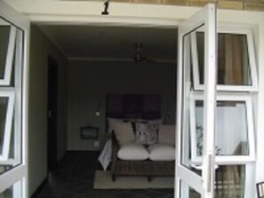 Double Room | Iron/ironing board, free WiFi - Mount Lodge Humewood (Gqeberha (Port Elizabeth))