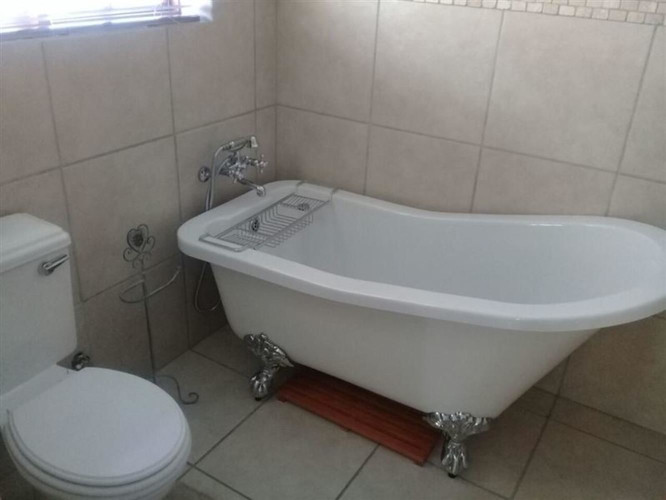 Casa de campo conforto, 3 quartos | Banheiro | Chuveiro/banheira combinados, banheira de imersão, toalhas de banho 