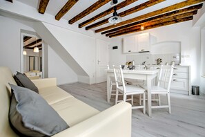 Basic Apartment | In-room dining - Apartment CA 1620 - Rosa Selvatica (Rovinj)