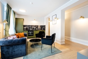 Suite | Living area - Matisse Bucharest Old Town (Bucharest)