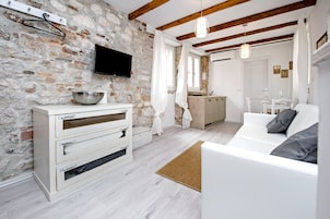 Apartment (Lavanda) | Living area | Flat-screen TV