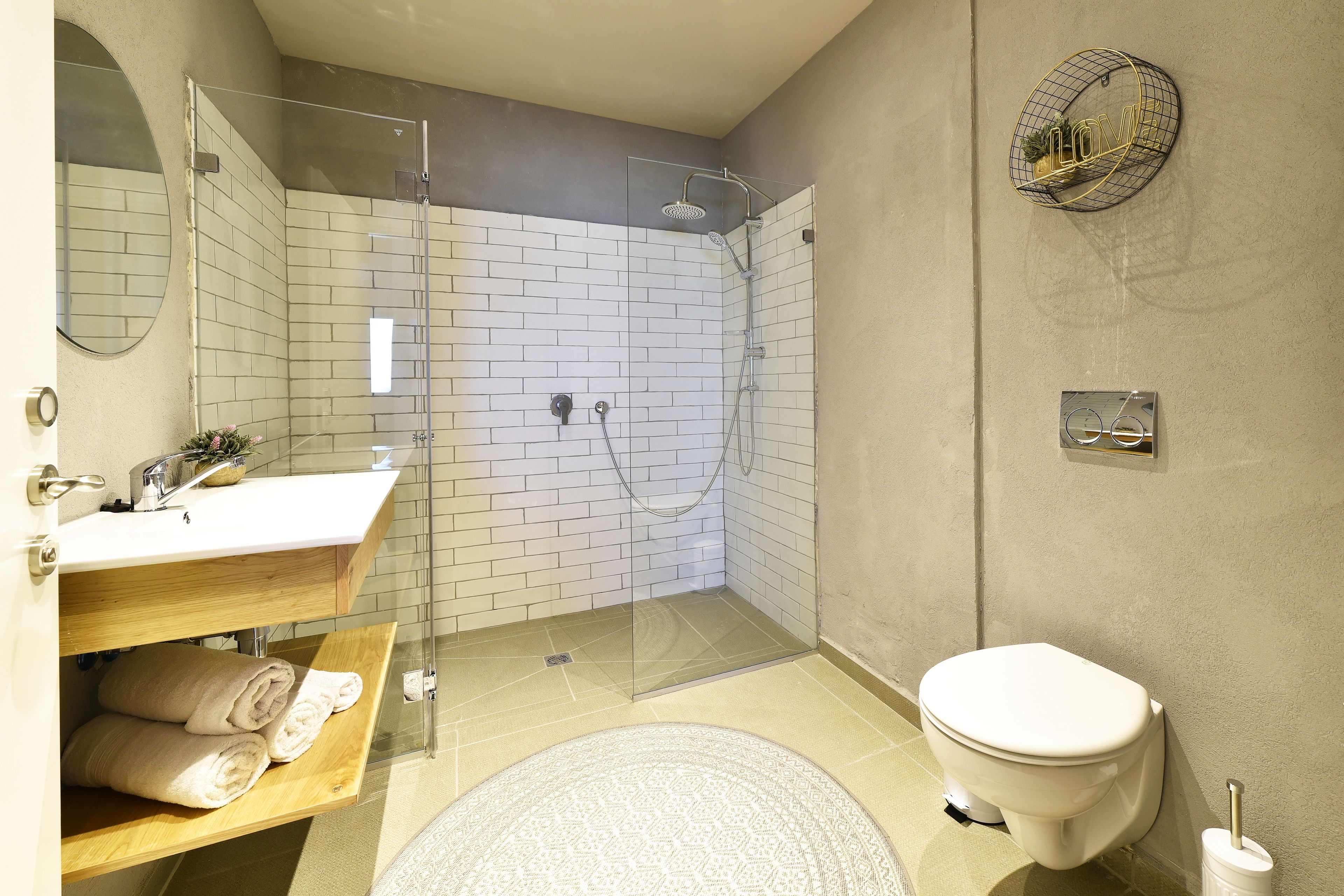 standard double or twin room | bathroom | shower, free toiletries, hair dryer, towels