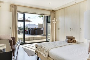 Classic House, 3 Bedrooms | 3 bedrooms, desk, free WiFi, bed sheets - 71 On High Level (Cape Town)