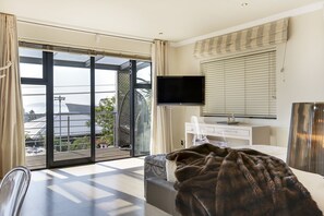 Classic House, 3 Bedrooms | 3 bedrooms, desk, free WiFi, bed sheets - 71 On High Level (Cape Town)