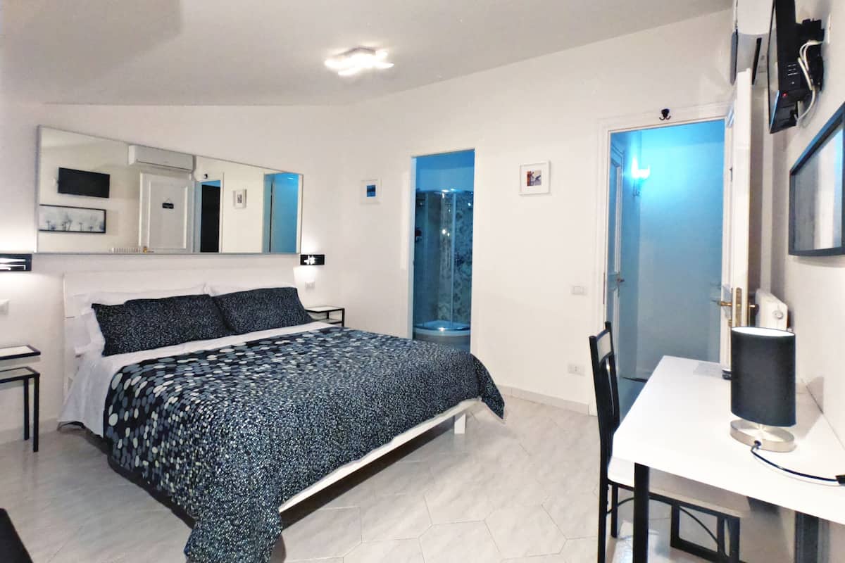 Habitación doble, balcón | Sábanas de algodón egipcio, ropa de cama de alta calidad y edredón