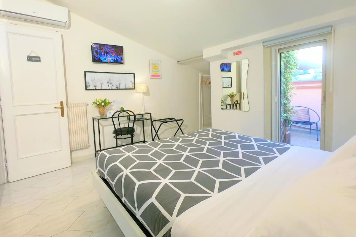 Kamar Double, balkon | Seprai katun Mesir, seprai premium, dan selimut bulu angsa