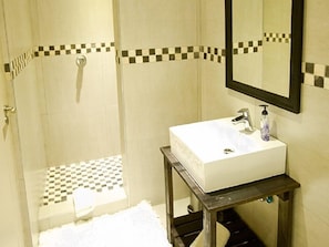 Shower, towels
