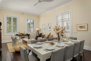 Villa de lujo, 5 habitaciones | Comedor