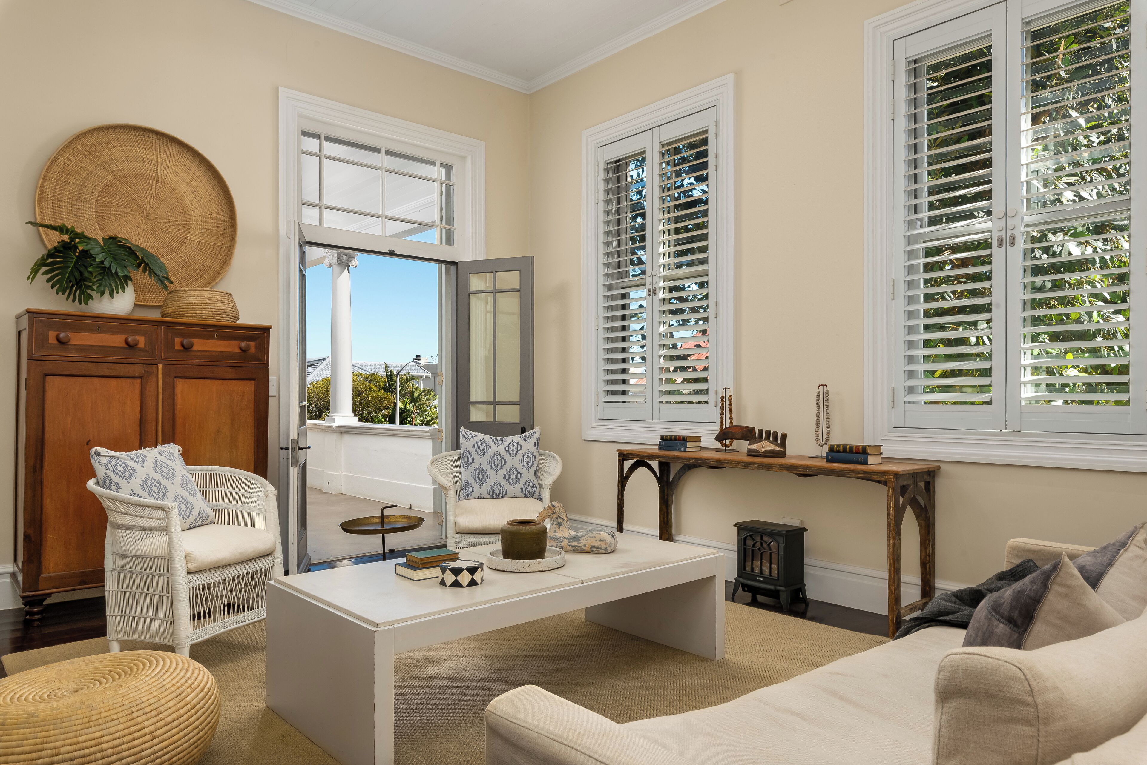 Luxury Villa, 5 Bedrooms | Living room | TV